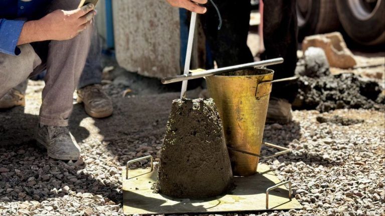 تعیین روانی بتن به روش اسلامپ